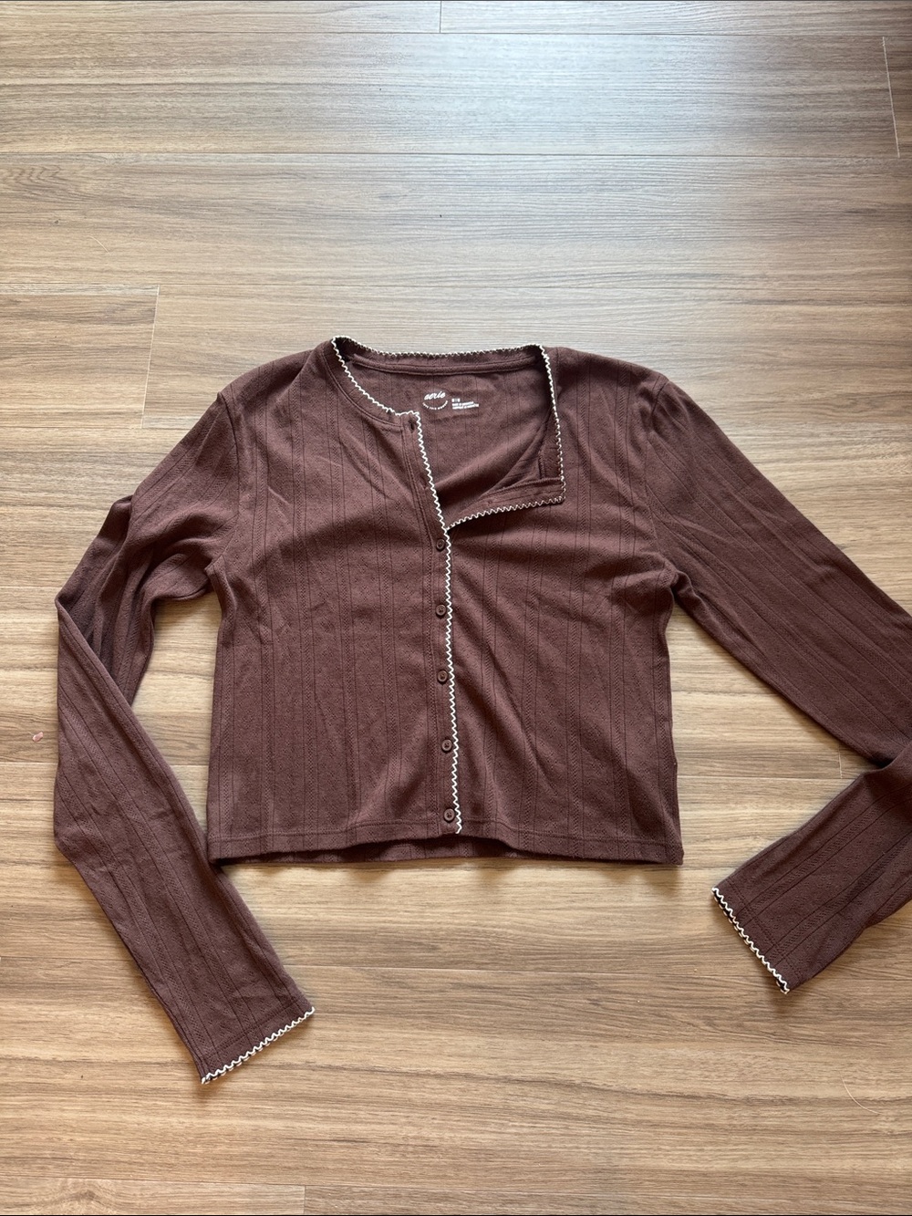 aerie Brown Ribbed Long-Sleeve Crop Top with Cream Scalloped Trim